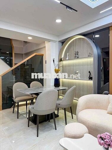 Quận CMT8 4TẦNG 3PN NHÀ MỚI Ở NGAY FUNK NỘI THẤT HẺM 3GÁC