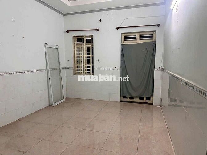 Nhà cho thuê mặt tiền gần Hội trường Đông hoà
