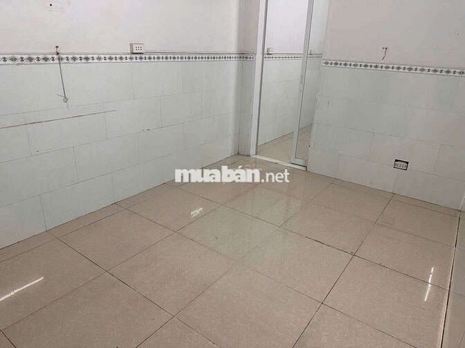 Nhà cho thuê mặt tiền gần Hội trường Đông hoà