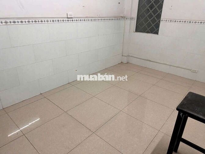 Nhà cho thuê mặt tiền gần Hội trường Đông hoà