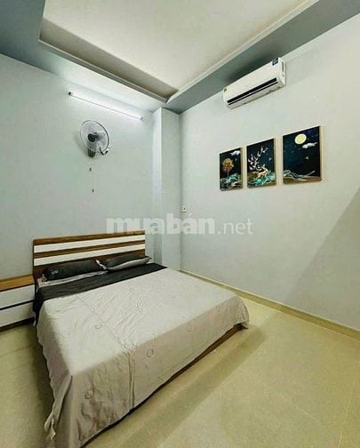 NHÀ CẦN BÁN GIÁ NGỘP, HẺM 4M, DT 56,7m2 NẰM NGAY TRUNG TÂM PHÚ NHUẬN.