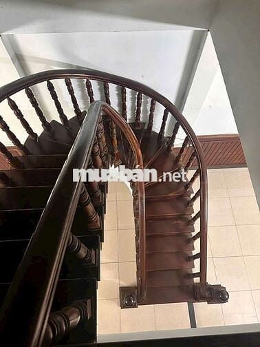 Nhà cho thuê mặt tiền gần Hội trường Đông hoà