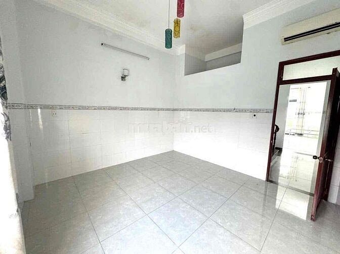 CHO THUÊ NHÀ 2 LẦU PHÚ TÂN  NỘI THẤT CƠ BẢN NHÀ MỚI