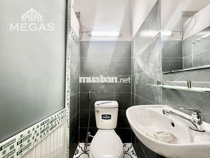 Nhà mới nội thất mới 100% ngay Trung tâm Q1 Từ 5tr5-6tr5