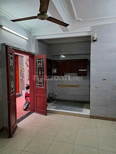 Nhà trong ngõ 80 m2, 3 phòng ngủ, ngõ 298/26/59 Ngọc Lâm, Q. Long Biên