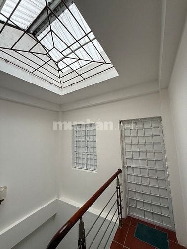 13 tỷ nhà 4T vị trí đẹp sát Mp ngõ kd otô đỗ cửa khu P/Lô Phương Mai d