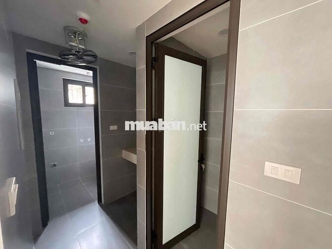 Chính chủ cho thuê văn phòng tại Lê Văn Lương 140m2 giá chỉ 30t