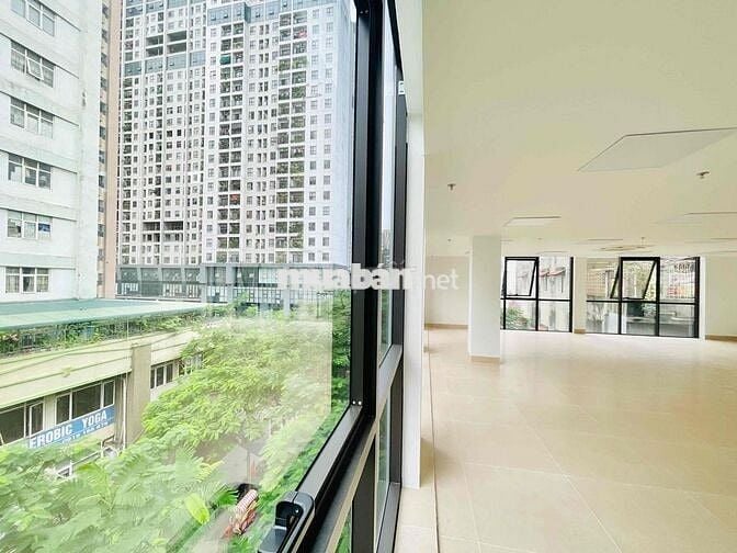 Chính chủ cho thuê văn phòng tại Lê Văn Lương 140m2 giá chỉ 30t
