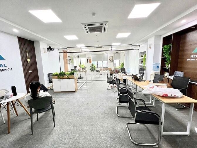 CẦN NHƯỢNG LẠI VĂN PHÒNG GẤP – 208 THƯỢNG ĐÌNH (GẦN NGÃ TƯ SỞ)