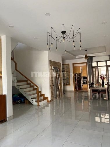  Bán Biệt Thự khu Quốc Hương phường Thảo Điền Quận 2 . GIÁ 18 TỶ