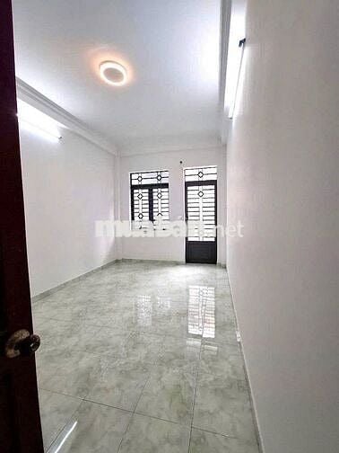 Cho thuê nhà mặt tiền đường Lê Văn Sỹ, dt 4x18 trệt 2 lầu