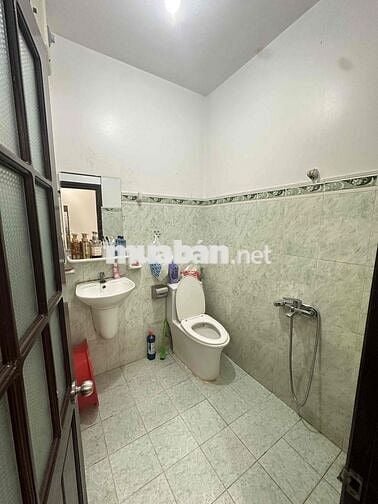 Pass phòng trọ tầng 3 thang bộ ở 1219 Nguyễn Tất Thành  2tr7/1 tháng