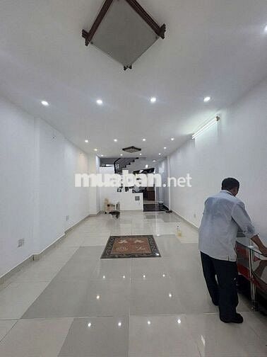 Cho thuê nhà mặt tiền Tam Đảo P15 Q10 4,5x22m 3T 32tr
