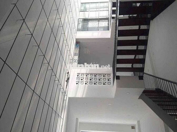 NHÀ 3LẦU SÂN ĐẬU OTO 4X17M 4PN 5WC HẺM 520 ĐỐI DIỆN VẠN PHÚC