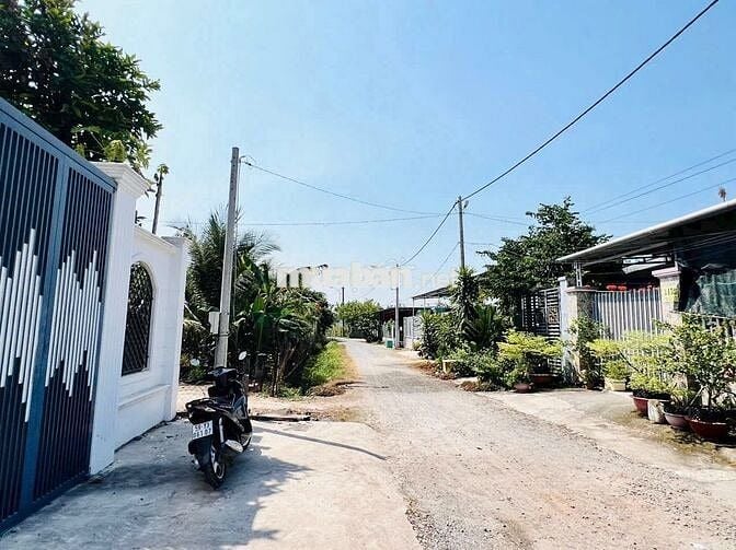 Nhà vườn mái thái - Củ Chi: 455m2 (10x46) - 150m2 thổ cư. Giá 2 tỷ 850