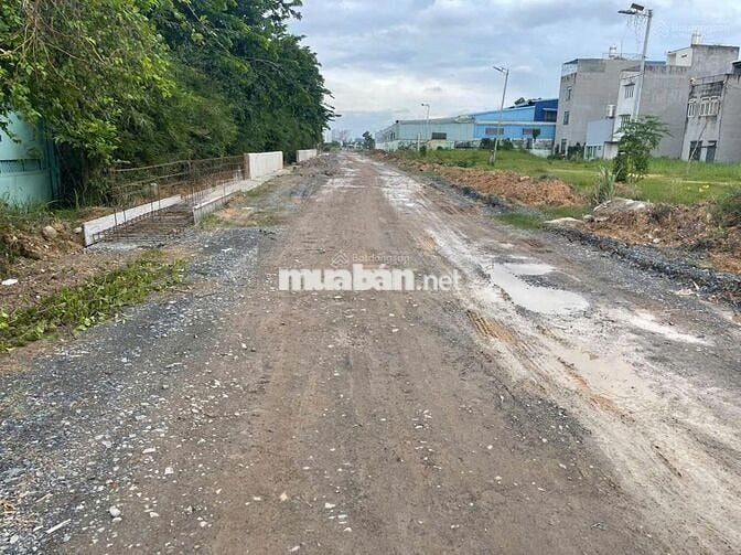 Bán 400m2 đất thổ cư MT kênh An Phú Đông sát bờ sông Sài Gòn giá 13 tỷ