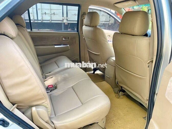 2 67 2011 Toyota Fortuner 2.5G - 120000 km