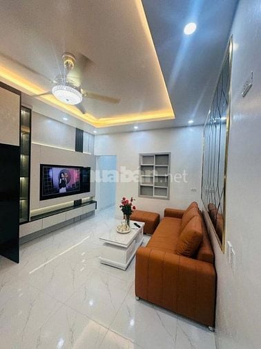 Nhà Đẹp Gần Phố, Phan Đình Giót, Thanh Xuân  80m, mt 4m, giá 4.85 tỷ.