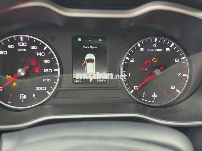 MG ZS Standard 1.5 AT 2024, xe như mới và giá tốt
