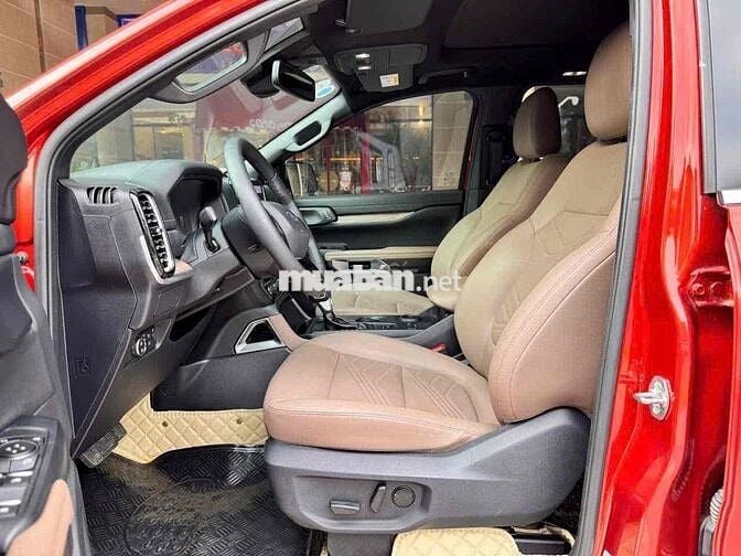 Ford Everest 2023 Titanium 2.0L 4x2 AT - 15000 km