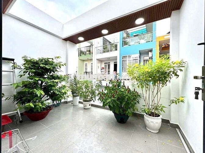 NHÀ XE HƠI ĐỖ CỬA, 4 TẦNG LÂU, BTCT MỚI 100% - NGUYỄN TRỌNG TUYỂN