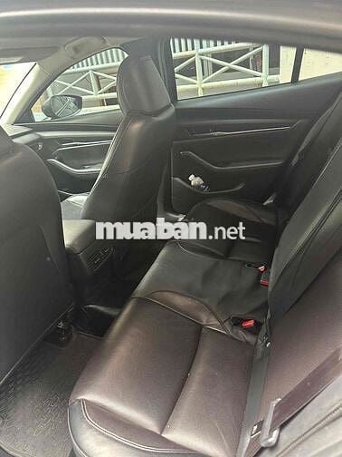Mazda 3 2023 1.5L Luxury - 80000 km