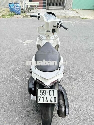 nhà dư xe cần bán honda AIR BLADE