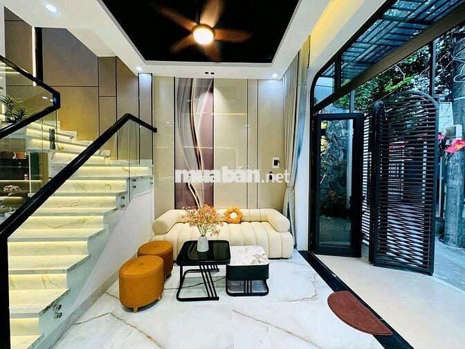 Bán nhà 2 tầng ngay trung tâm thành phố kiệt Hùng Vương