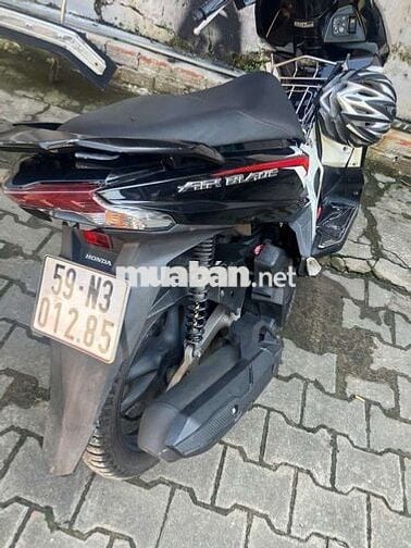 Gia đình bán xe Honda Air Blade đang sử dụng