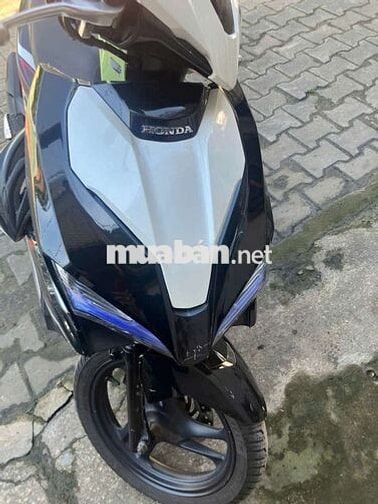 Gia đình bán xe Honda Air Blade đang sử dụng