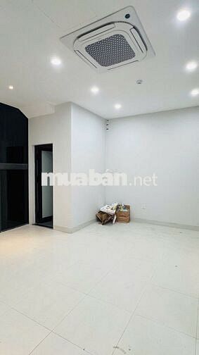 Mặt bằng kinh doanh 95m2 mặt đường Nguyễn Xiển, Hạ Đình, Thanh Xuân.
