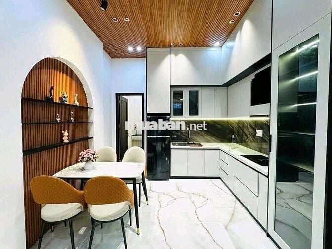 Bán nhà 2 tầng ngay trung tâm thành phố kiệt Hùng Vương