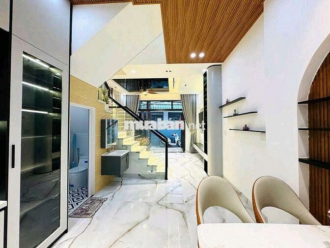 Bán nhà 2 tầng ngay trung tâm thành phố kiệt Hùng Vương
