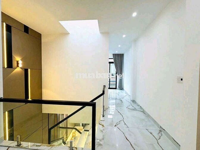 Bán nhà 2 tầng ngay trung tâm thành phố kiệt Hùng Vương