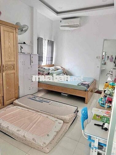 nhà đẹp 1 lầu 2pn 2wc có nội thất hẻm xe hơi