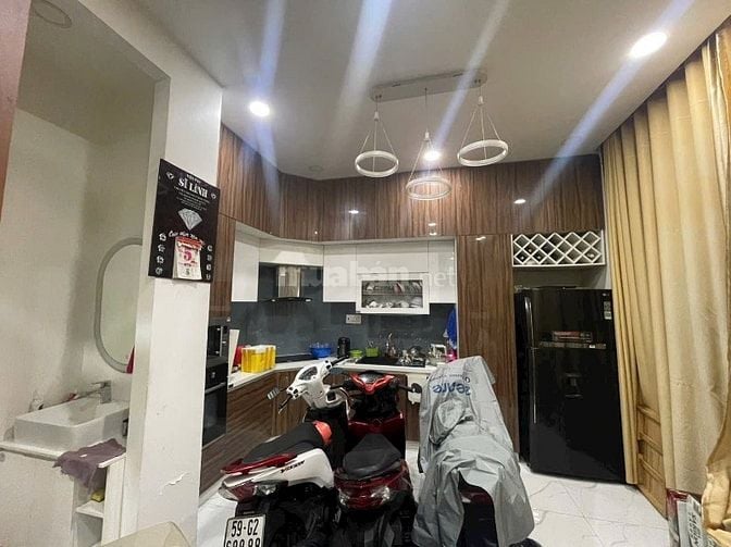 NHÀ MỚI 4Tầng MTKD khu ẪM THỰC NGUYỄN SƠN 