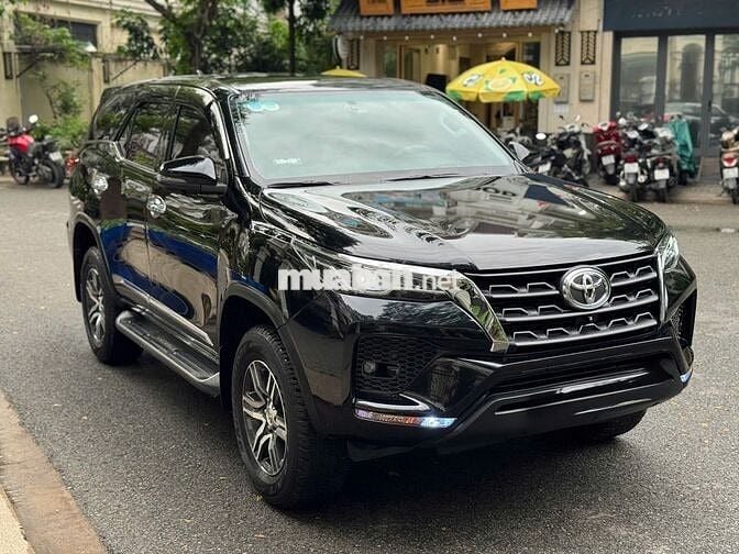 CẦN BÁN NHANH TOYOTA FORTUNER 2.4G AT 2024