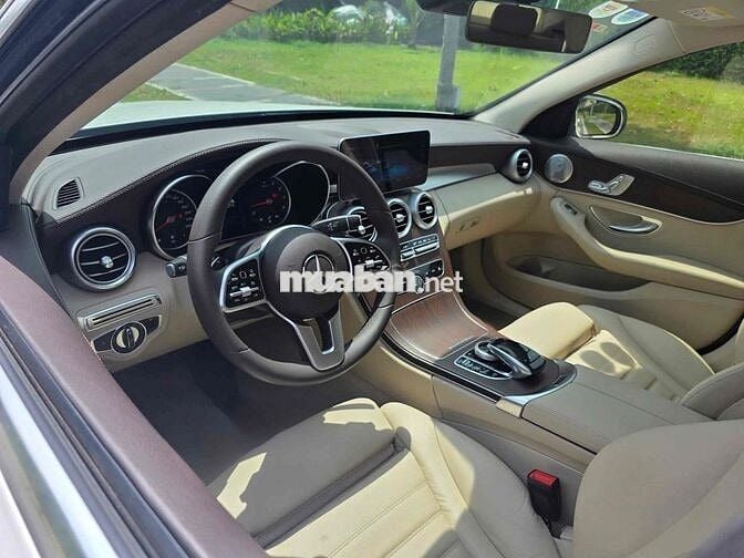 Mercedes Benz C 200 Exclusive - Bank 90%
