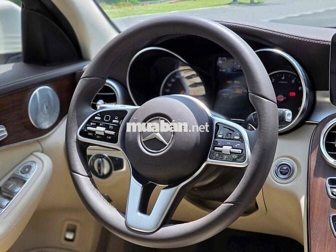 Mercedes Benz C 200 Exclusive - Bank 90%