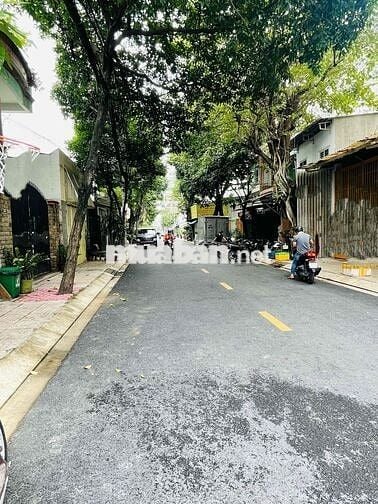 cho thuê nhà mặt tiền đang sơn sửa mới, Giá còn tl