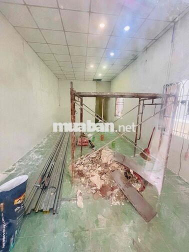 cho thuê nhà mặt tiền đang sơn sửa mới, Giá còn tl