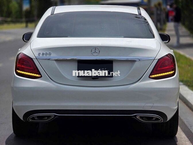 Mercedes Benz C 200 Exclusive - Bank 90%
