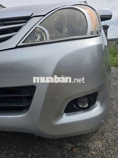 Ô tô Toyota Innova G 2011 màu Bạc