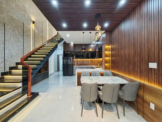 CHỦ NGỘP BÁN GẤP NHÀ LÊ VĂN SỸ - QUẬN 3 GIÁ 3 TỶ 850 GẦN CV NHIÊU LỘC 
