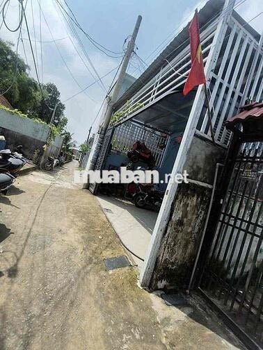 cho thuê nhà mới 2pn hẻm ba gác gần chợ Đông Thạnh
