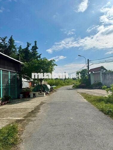 BÁN GẤP LÔ ĐẤT: 6x29=173m2 đất (100m2 thổ cư) Tân Thông Hội - SHR
