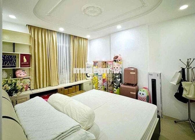 Chính Chủ Bán Gấp PenHouse HKTG 145m2, SHR