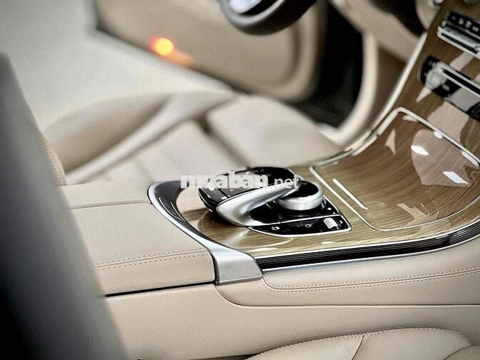 🧨Mercedes-Benz GLC250 4 Matic - Xe trùm mền 7 năm🧨