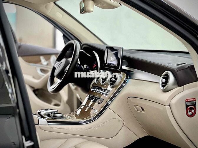 🧨Mercedes-Benz GLC250 4 Matic - Xe trùm mền 7 năm🧨
