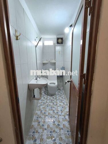 Nhà 2 tầng cho thuê gần chợ Bình Triệu,đh luật